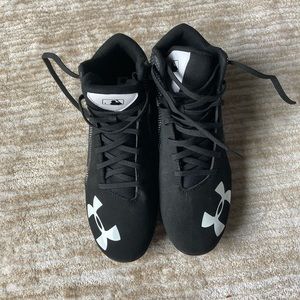 NWOT UNDER ARMOUR BASEBALL CLEATS Size 7.5.